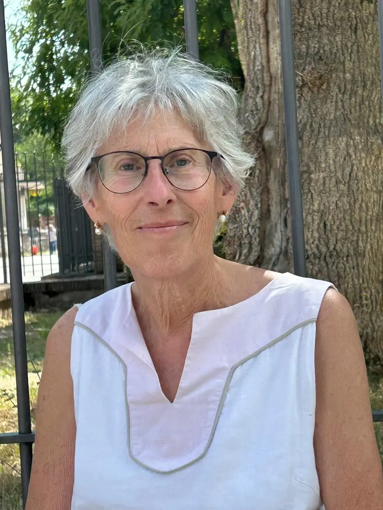 Ritratto di AnnaMaria Calzavara, presidente dell’Associazione Fiori di Luce